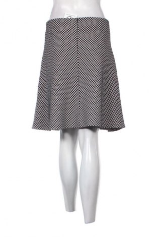 Пола Reserved, Размер M, Цвят Многоцветен, Цена 19,14 лв.