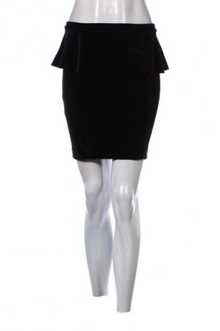 Пола Stradivarius, Размер M, Цвят Черен, Цена 31,99 лв.