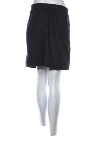 Пола Sure, Размер M, Цвят Черен, Цена 19,55 лв.