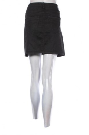 Spódnica Timezone, Rozmiar M, Kolor Czarny, Cena 67,41 zł