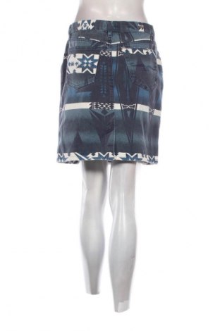 Пола Unbranded, Размер M, Цвят Многоцветен, Цена 29,33 лв.