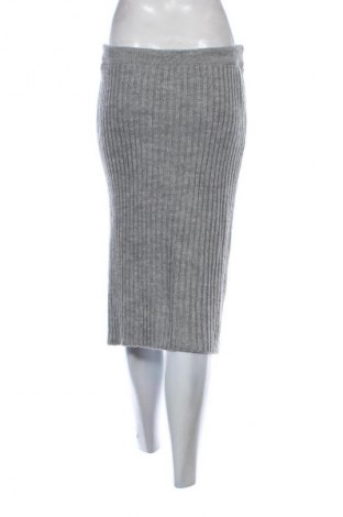 Пола Unbranded, Размер S, Цвят Сив, Цена 22,99 лв.