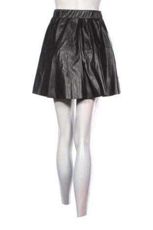 Пола Unbranded, Размер S, Цвят Черен, Цена 19,00 лв.