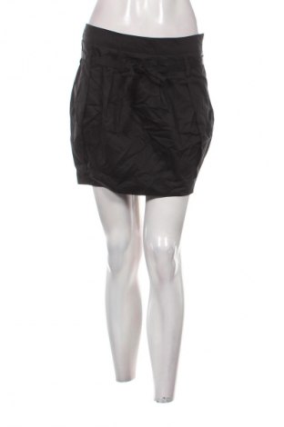 Fustă United Colors Of Benetton, Mărime M, Culoare Negru, Preț 73,99 Lei