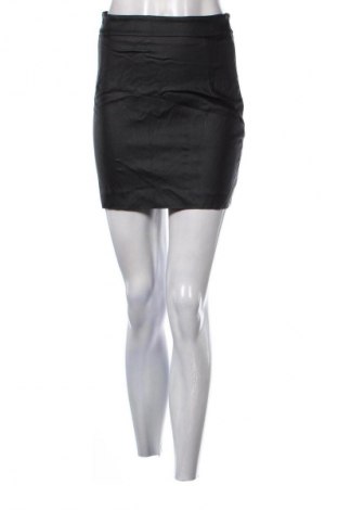 Пола Vicolo, Размер S, Цвят Черен, Цена 28,99 лв.