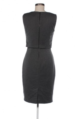 Рокля Ariston S, Размер M, Цвят Сив, Цена 38,95 лв.