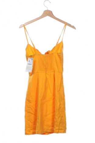 Šaty  Bershka, Velikost XS, Barva Oranžová, Cena  582,00 Kč