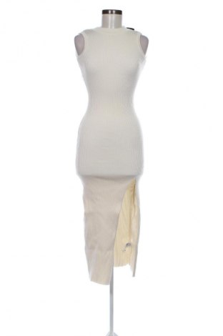 Sukienka Bershka, Rozmiar S, Kolor Beżowy, Cena 66,67 zł