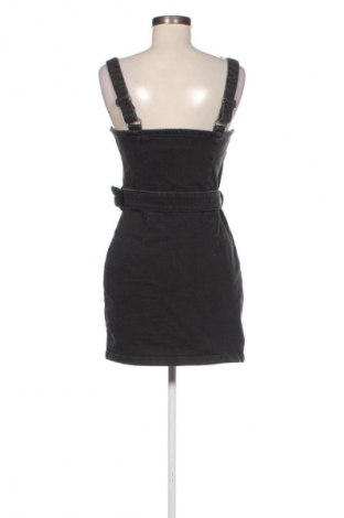 Рокля Bershka, Размер S, Цвят Черен, Цена 39,00 лв.