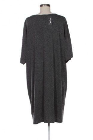 Рокля Boohoo, Размер XXL, Цвят Сив, Цена 37,99 лв.