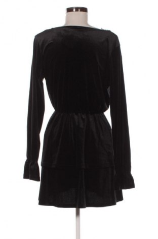 Kleid Busem, Größe M, Farbe Schwarz, Preis 13,99 €