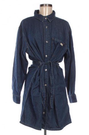 Рокля Calvin Klein Jeans, Размер M, Цвят Син, Цена 144,99 лв.