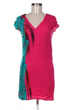 Рокля Desigual, Размер M, Цвят Многоцветен, Цена 69,99 лв.