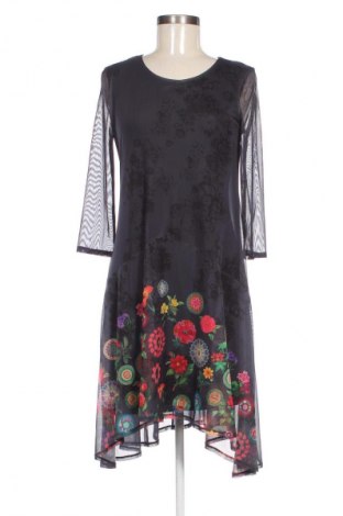 Šaty  Desigual, Velikost M, Barva Vícebarevné, Cena  1 038,00 Kč