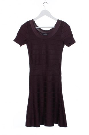 Рокля French Connection, Размер S, Цвят Лилав, Цена 82,08 лв.