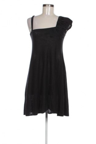 Рокля French Connection, Размер M, Цвят Черен, Цена 69,86 лв.