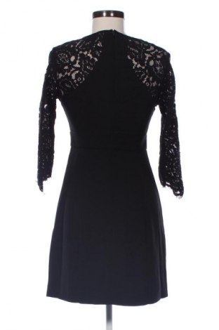 Рокля Guess, Размер S, Цвят Черен, Цена 63,99 лв.