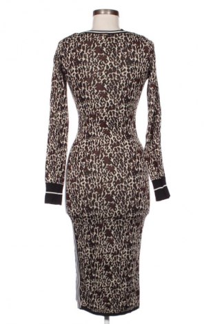 Рокля Guess, Размер S, Цвят Многоцветен, Цена 109,00 лв.