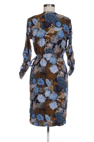 Рокля H&M, Размер M, Цвят Многоцветен, Цена 22,99 лв.