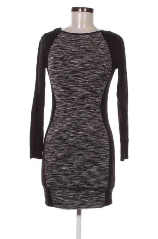 Рокля H&M Divided, Размер S, Цвят Многоцветен, Цена 9,99 лв.