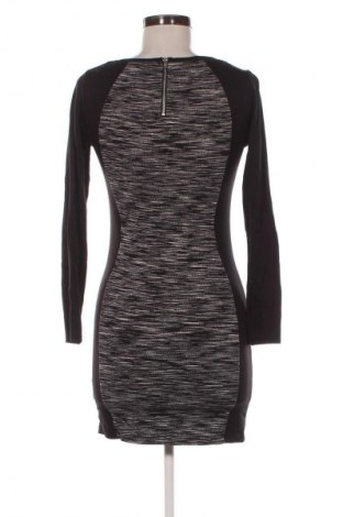 Рокля H&M Divided, Размер S, Цвят Многоцветен, Цена 9,99 лв.
