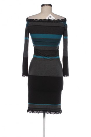 Рокля Manuela, Размер M, Цвят Многоцветен, Цена 37,09 лв.