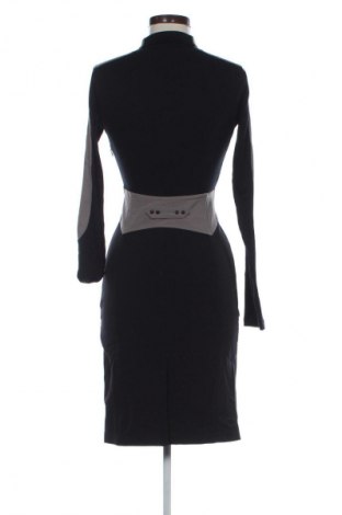 Рокля Marc Cain Sports, Размер XS, Цвят Черен, Цена 205,00 лв.