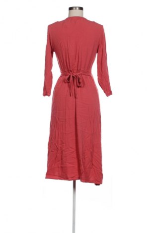 Рокля Max, Размер S, Цвят Розов, Цена 29,99 лв.