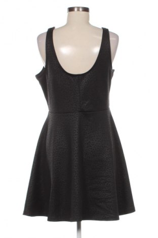 Šaty  Monki, Velikost L, Barva Černá, Cena  279,00 Kč