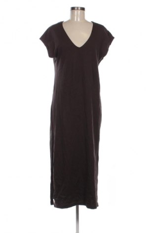 Рокля ONLY, Размер M, Цвят Кафяв, Цена 62,99 лв.