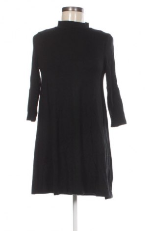 Sukienka Pull&Bear, Rozmiar S, Kolor Czarny, Cena 37,99 zł