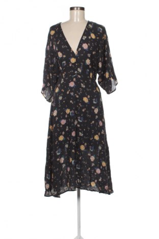 Šaty  Pull&Bear, Velikost M, Barva Vícebarevné, Cena  366,00 Kč