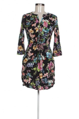 Рокля Reserved, Размер M, Цвят Многоцветен, Цена 29,00 лв.