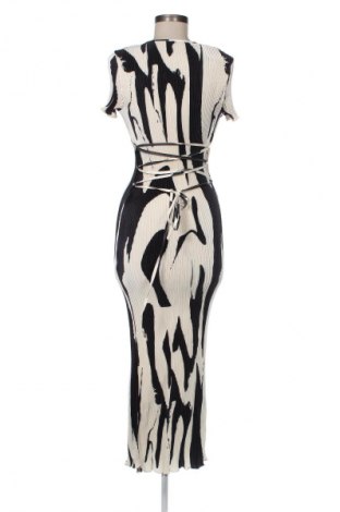 Šaty  SHEIN, Velikost M, Barva Vícebarevné, Cena  371,00 Kč