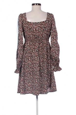 Рокля SHEIN, Размер M, Цвят Многоцветен, Цена 30,40 лв.