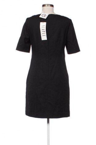 Рокля Simple, Размер M, Цвят Черен, Цена 46,11 лв.