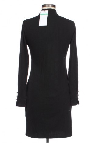 Рокля Sinsay, Размер XL, Цвят Черен, Цена 30,99 лв.