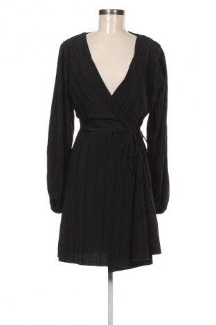 Рокля Sinsay, Размер XL, Цвят Многоцветен, Цена 29,15 лв.