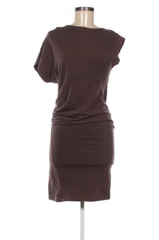 Рокля Stefanel, Размер S, Цвят Кафяв, Цена 107,99 лв.