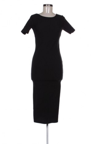 Рокля Stradivarius, Размер L, Цвят Черен, Цена 23,99 лв.