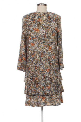 Sukienka Tatuum, Rozmiar M, Kolor Kolorowy, Cena 188,51 zł