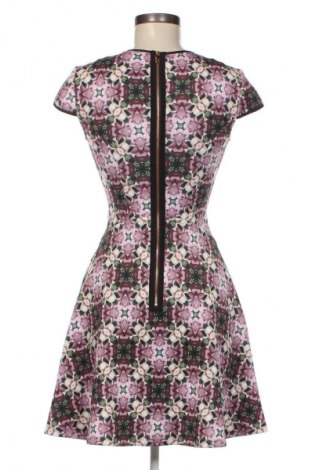 Sukienka Ted Baker, Rozmiar XS, Kolor Kolorowy, Cena 309,99 zł