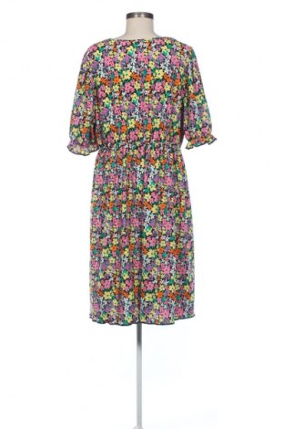 Sukienka Trendyol, Rozmiar 3XL, Kolor Kolorowy, Cena 110,34 zł