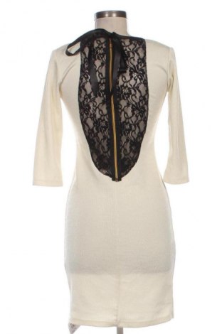 Рокля Unbranded, Размер S, Цвят Екрю, Цена 19,99 лв.