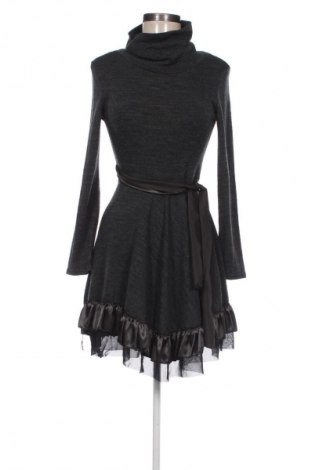 Рокля Unbranded, Размер M, Цвят Сив, Цена 29,33 лв.