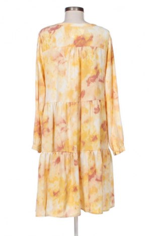 Рокля VRS Woman, Размер XL, Цвят Многоцветен, Цена 19,99 лв.