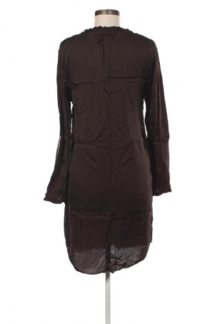 Рокля Velvet, Размер S, Цвят Зелен, Цена 82,00 лв.