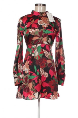 Рокля Zara, Размер XS, Цвят Многоцветен, Цена 61,94 лв.