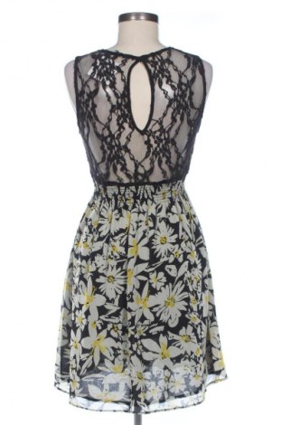 Рокля Zara, Размер M, Цвят Многоцветен, Цена 26,98 лв.