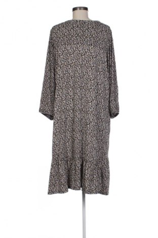 Kleid Zhenzi, Größe M, Farbe Mehrfarbig, Preis € 15,00